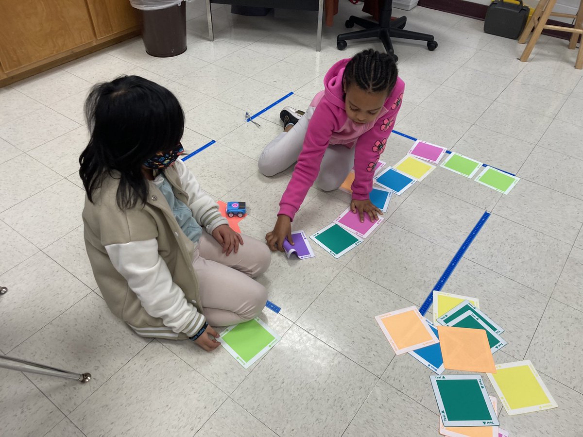 GracefulSTEM's tweet photo. 3rd grade Rattlers working with @Sphero Indie robots. Critical thinking & computational thinking at its best. Plus a whole lot of fun! #RabaSTEM @NISDSTEMLabs https://t.co/40MtB4AK05