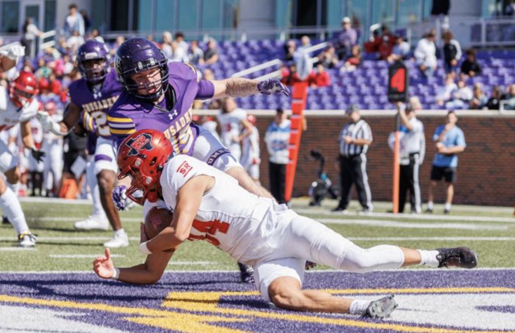 #AGTG After a great conversation with <a href="/Coach_AquinoDL/">Jeremy Aquino</a> and <a href="/CoachCadron/">Cadron Davis</a> I am extremely blessed to say I have received my fifth offer from <a href="/sulrossfb/">Sul Ross St football</a> .