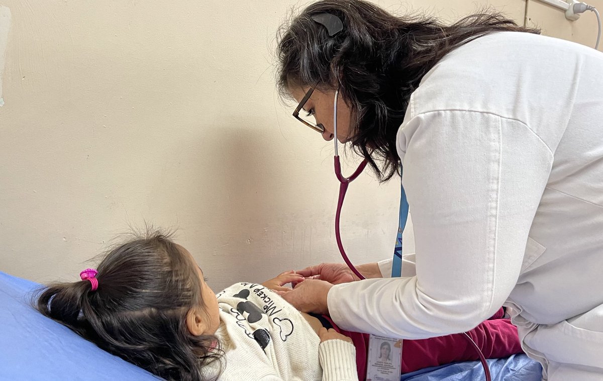 Salud_Loja's tweet photo. #ElNuevoEcuador | Trabajamos para mejorar la atención a nuestros usuarios, especialmente a quienes requieren de atención en segundo nivel de atención con especialistas. Por eso reforzaremos la atención en centros de salud para descongestionar la consulta externa de hospitales. https://t.co/csIHTW1XQA