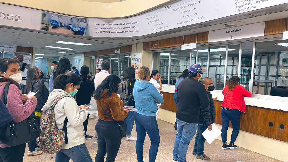 Salud_Loja's tweet photo. #ElNuevoEcuador | Trabajamos para mejorar la atención a nuestros usuarios, especialmente a quienes requieren de atención en segundo nivel de atención con especialistas. Por eso reforzaremos la atención en centros de salud para descongestionar la consulta externa de hospitales. https://t.co/csIHTW1XQA