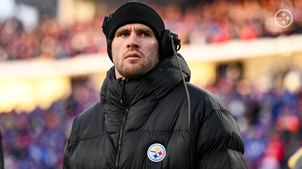 'When the season ends, the way that it does, it's so abrupt. We're so used to having that regimented schedule. When the season's over, it happens so quickly. It's strange. It's not fun.' - T.J. Watt 🗒️: bit.ly/48V2kPF