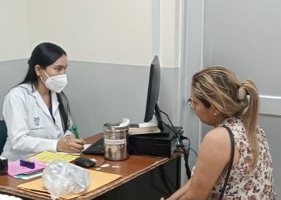 Salud_Loja's tweet photo. #ElNuevoEcuador | Trabajamos para mejorar la atención a nuestros usuarios, especialmente a quienes requieren de atención en segundo nivel de atención con especialistas. Por eso reforzaremos la atención en centros de salud para descongestionar la consulta externa de hospitales. https://t.co/csIHTW1XQA