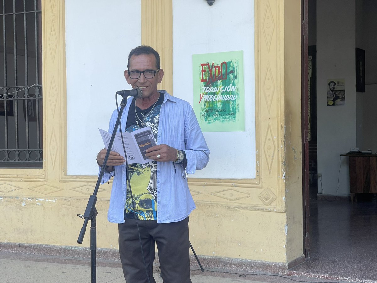 manueldositeo's tweet photo. 🥳Disfrutamos de la inauguración de la Exposición Colectiva “Reflejos del Alma” por el Colectivo Plástico Bayado, desde nuestra galería Marcos Pavón. También de la buena música de “Vocal Enserio”. Celebrando la 41 Semana de la Cultura Holguinera.
#SomosCulturaHolguín https://t.co/pOtkm4i9nP