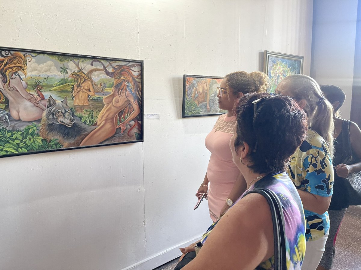 manueldositeo's tweet photo. 🥳Disfrutamos de la inauguración de la Exposición Colectiva “Reflejos del Alma” por el Colectivo Plástico Bayado, desde nuestra galería Marcos Pavón. También de la buena música de “Vocal Enserio”. Celebrando la 41 Semana de la Cultura Holguinera.
#SomosCulturaHolguín https://t.co/pOtkm4i9nP