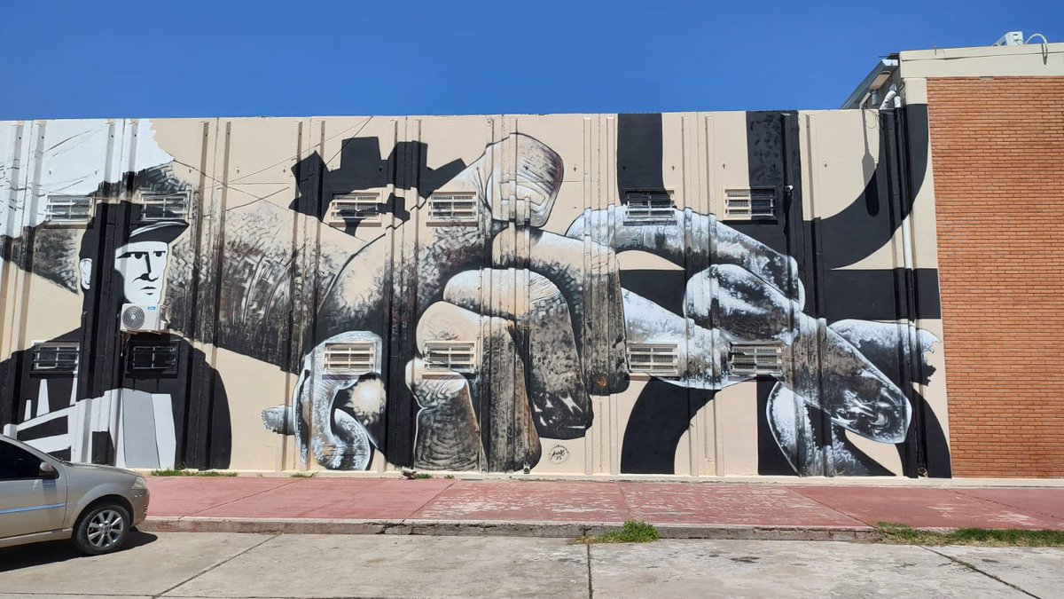 BahiaUtn's tweet photo. Finalizó la pintura del #mural sobre la pared lateral del Centro de Extensión Universitaria Tecnológica #CEUT en  Darregueira y Berutti, realizada por el artista urbano Emmanuel Pellegrino.
La Comisión de Responsabilidad Social #RSU de la Facultad impulsa una serie de pinturas https://t.co/PpSli6XtoT
