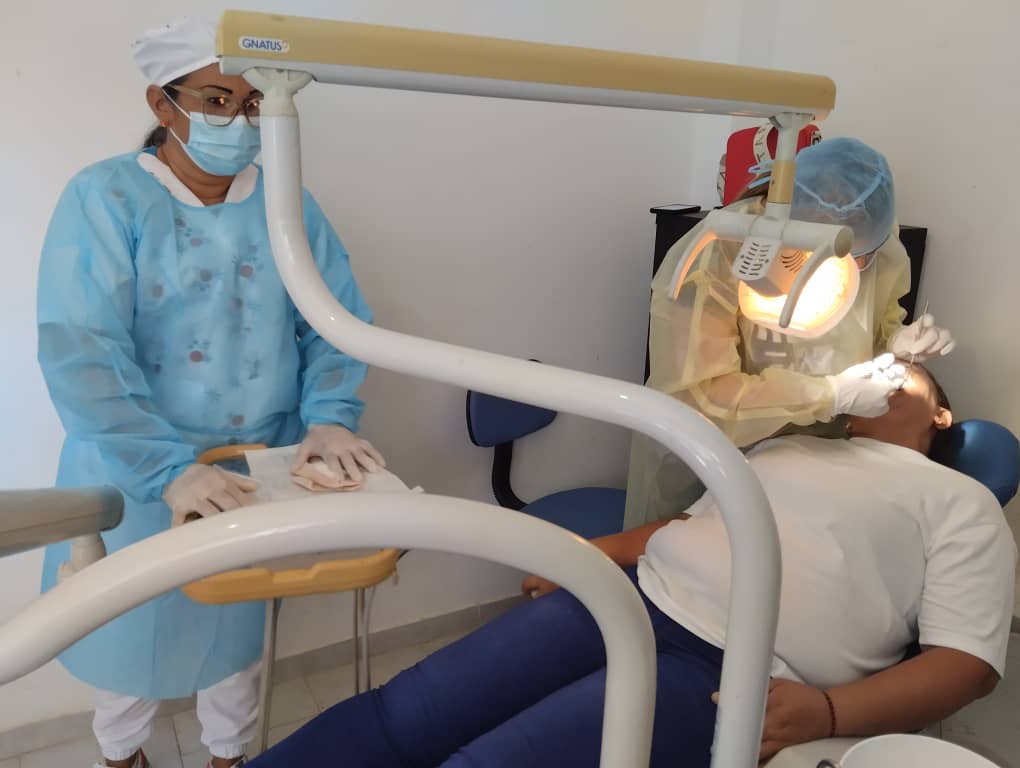 IpasmeOficial's tweet photo. La U.M. @IpasmeNvaE realizó jornada médica "Por amor a mis maestras/os" en la U.E.N.B. Mons. Eduardo Vásquez de la comunidad El Valle del Espíritu Santo. 

Especialidades: ginecología, odontología, pediatría, medicina general. 

#TransformarPorElFuturo
@NicolasMaduro https://t.co/n1TvebWzYM