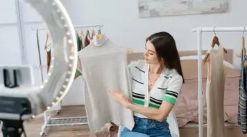 SMGuardian's tweet photo. 💻 Mastering digital marketing is crucial for business success in the modern era! 🚀 Crafting a winning strategy might seem daunting, but fear not! Here are 10 ideas to supercharge your online marketing game. https://t.co/sID4lJR57f https://t.co/9iw0l2jU6S