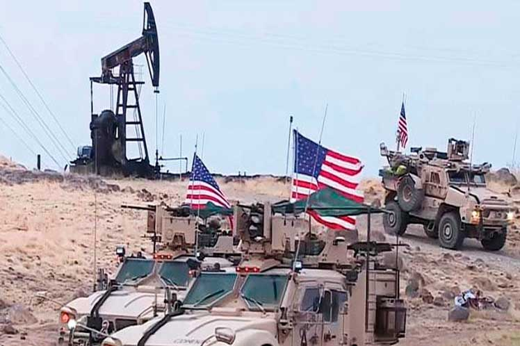 #ÚLTIMAHORA  🇺🇸🇸🇾 Reportan la evacuación de una base militar de EE.UU. en Siria

#16Ene