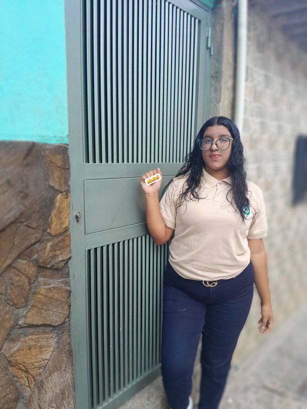 SoyLegalita's tweet photo. Vicmary 18 años #SoyLegalita
#colegiala #conuniforme #sinuniforme
Secreto = Comer pura carne 😏
#glowup = 1 año
Like ❤️ o RT 🔁
#SiguemeYTeSigo https://t.co/2DpIhW1okD