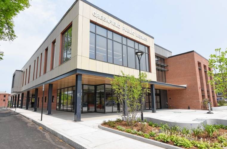 TheRecorderNews's tweet photo. After a five-year hiatus, the Greenfield Public Library will once again host book sales. https://t.co/LOZFTadvBo https://t.co/SGhVACaeIB