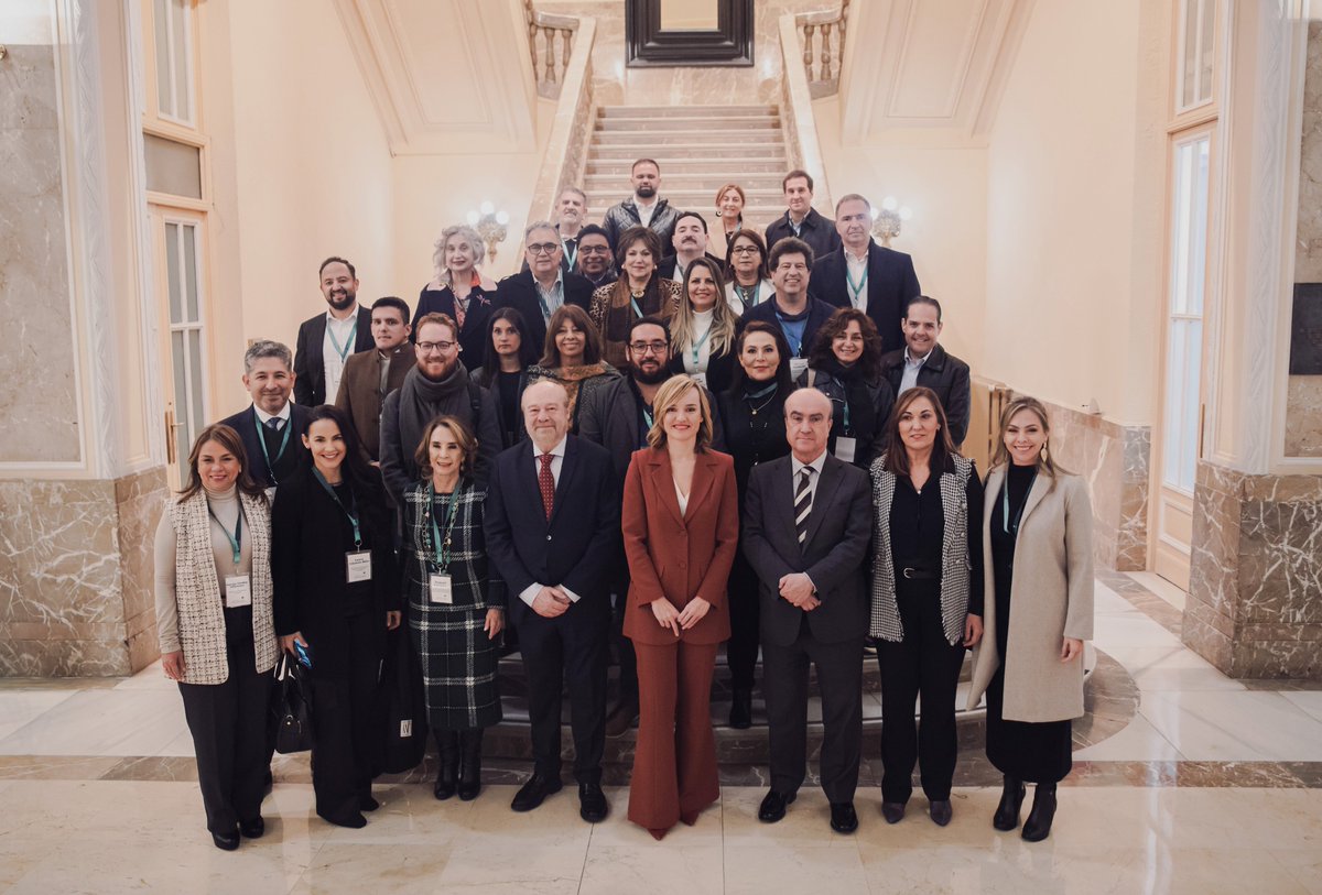 FundacionVarkey's tweet photo. Así comenzó el encuentro anual de Comunidad Araucaria en Madrid 🤩

La ministra de Educación y Formación Profesional de España 🇪🇸 @Pilar_Alegria  recibió hoy a los 26 ministros de Educación de Latinoamérica que forman parte de esta experiencia🚀

#ComunidadAraucaria https://t.co/sBTSlOwwDw
