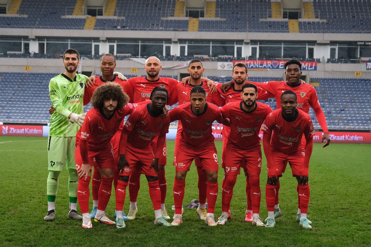 GhoulamFaouzi's tweet photo. Well done! Let’s keep it up!
#HTYvSAK 5-1 ⚽️ #FG 💪🏾 https://t.co/bzFH46IgwQ