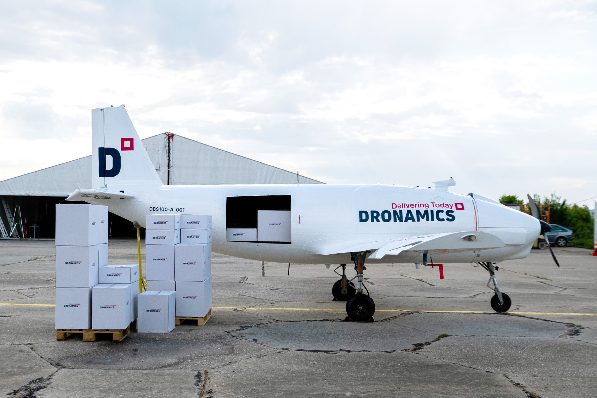 RAeSTimR's tweet photo. The novelty of 'pizza delivery by drone' may have worn off, but the 'middle mile' UAV cargo sector is set to soar #avgeek #UAV #drones #RPAAS #UAS https://t.co/QBdKGo8GIG https://t.co/DxMciiNTTw