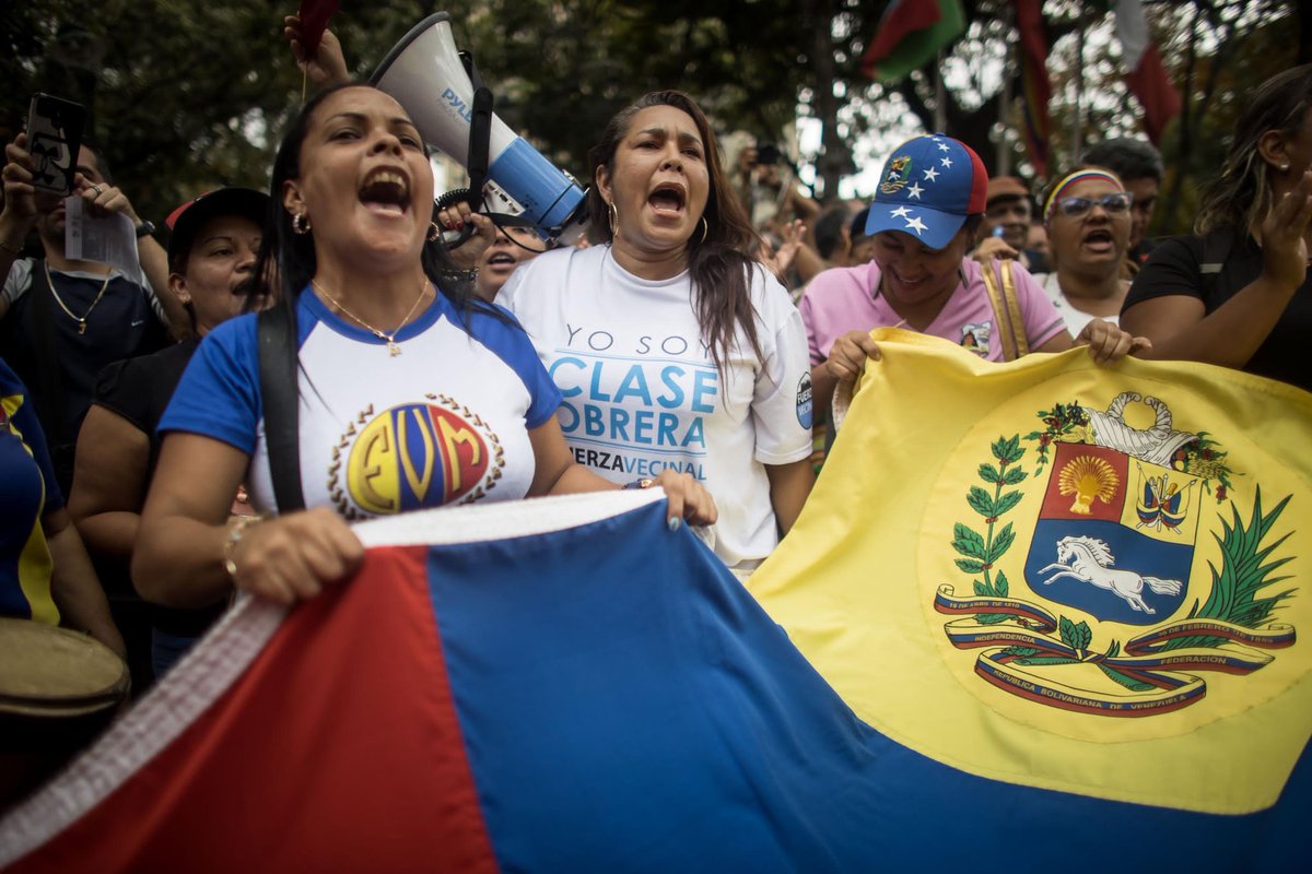 FuerzaVAnz's tweet image. En la fuerza de cada trabajador late el corazón de nuestra sociedad. Es momento de exigir #SalariosDignosYA.
Juntos, construyamos un futuro donde el esfuerzo sea recompensado justamente.
¡La fuerza laboral merece respeto y reconocimiento! 🤝👷‍♀️👷‍♂️