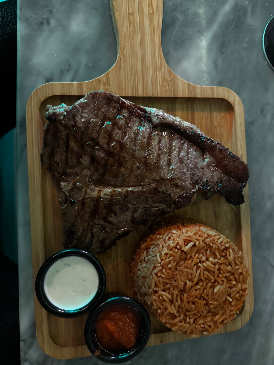 Finally, a good steak 🥩 Texture, Taste on Point and the Jollof rice is very nice 👌🏽 📍Stories Lagos