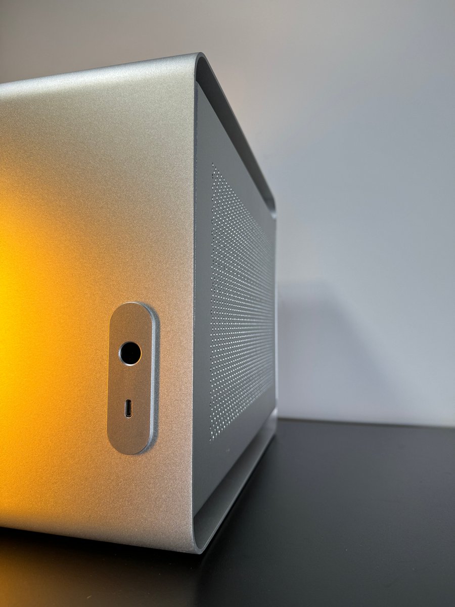 Streacom tweet media