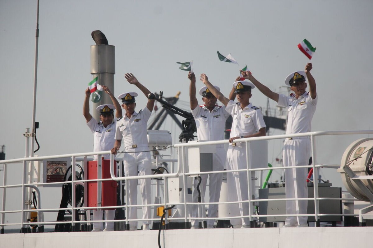 ⚡️BREAKING 

Iran and Pakistan held navy drills today in the Persian Gulf