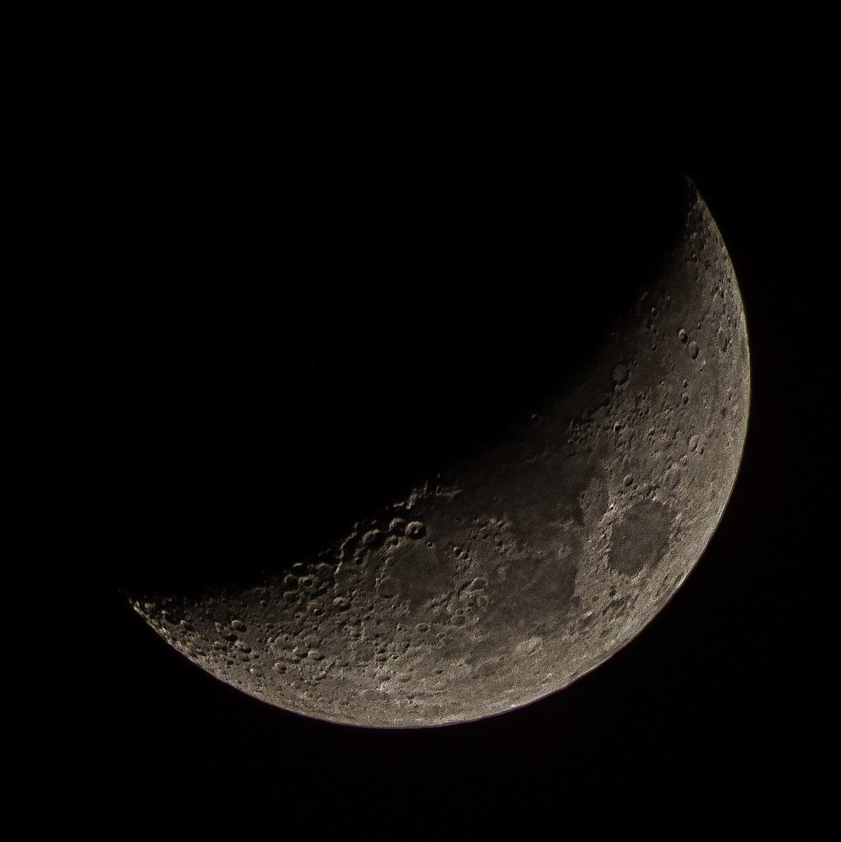 Claudius_o_L's tweet photo. Endlich sieht man ihn mal wieder...

#justthemoon https://t.co/cvD67C8FQS