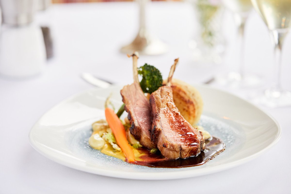 ✨Dinner, Bed &amp; Breakfast Break
🏛️Staying in a one-of-a-kind bedroom, you’ll savour a heavenly dinner in our award-winning Riverside Restaurant and a hearty Scottish breakfast freshly cooked to order the following morning.
🛎️ Book Direct: booking.profitroom.com/en/ednamhouseh…
#kelso #offer