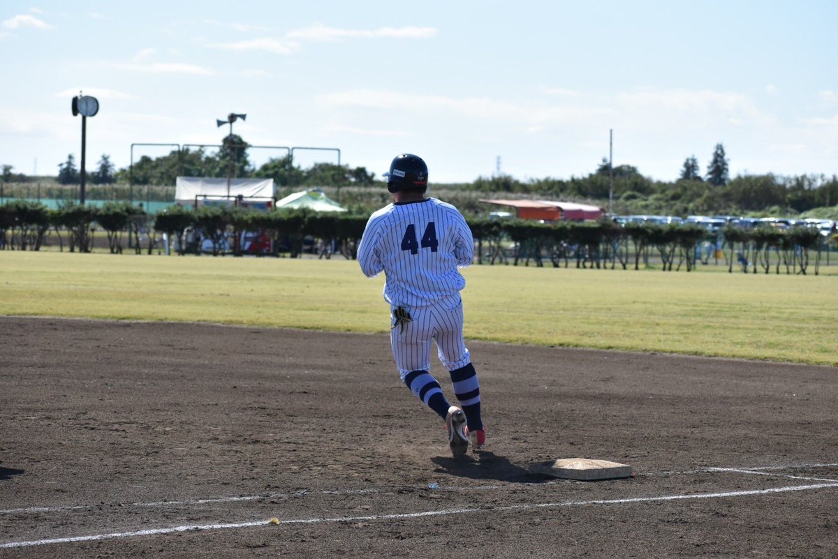 111Slugger's tweet photo. 今年もシーズン始まりました⚾️
たくさんの人と出会い
野球の話をして
勝って喜んで
負けて悔しがって
打てなくて落ち込んで
打ってはしゃいで
色々な感情を味わえる
最高の1年にしたいと思います💪
皆さん今年もよろしくお願いします🔥
#社会人野球と軟式野球の二刀流
#ノマドヤンキース
#SUNHD https://t.co/ur5yGqL4D6