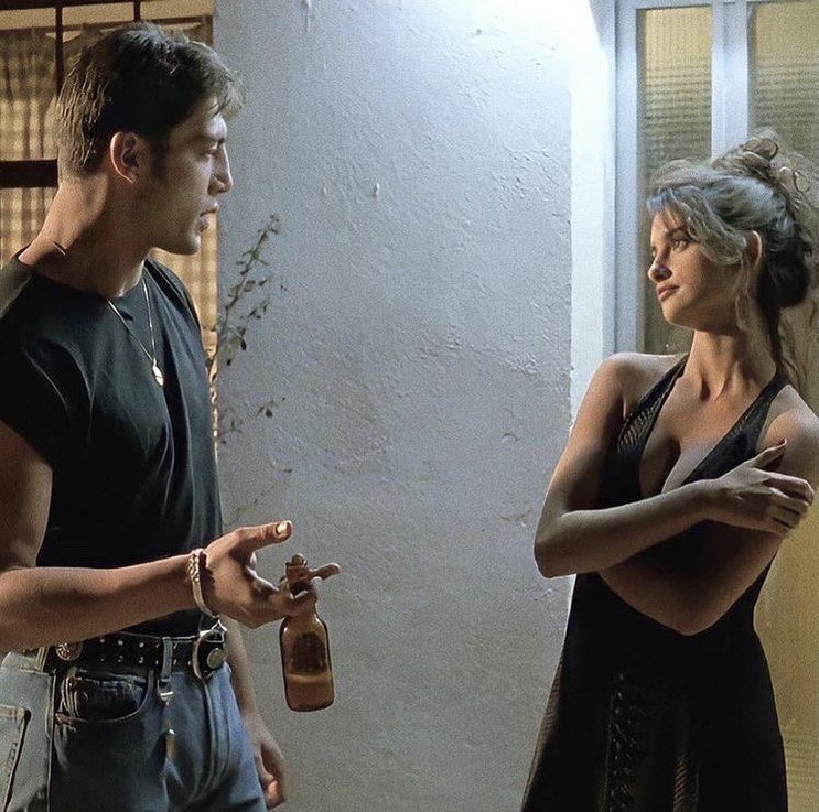 Penélope Cruz y Javier Bardem en «Jamón, jamón»

🎬 Dirigida por Bigas Luna en 1992