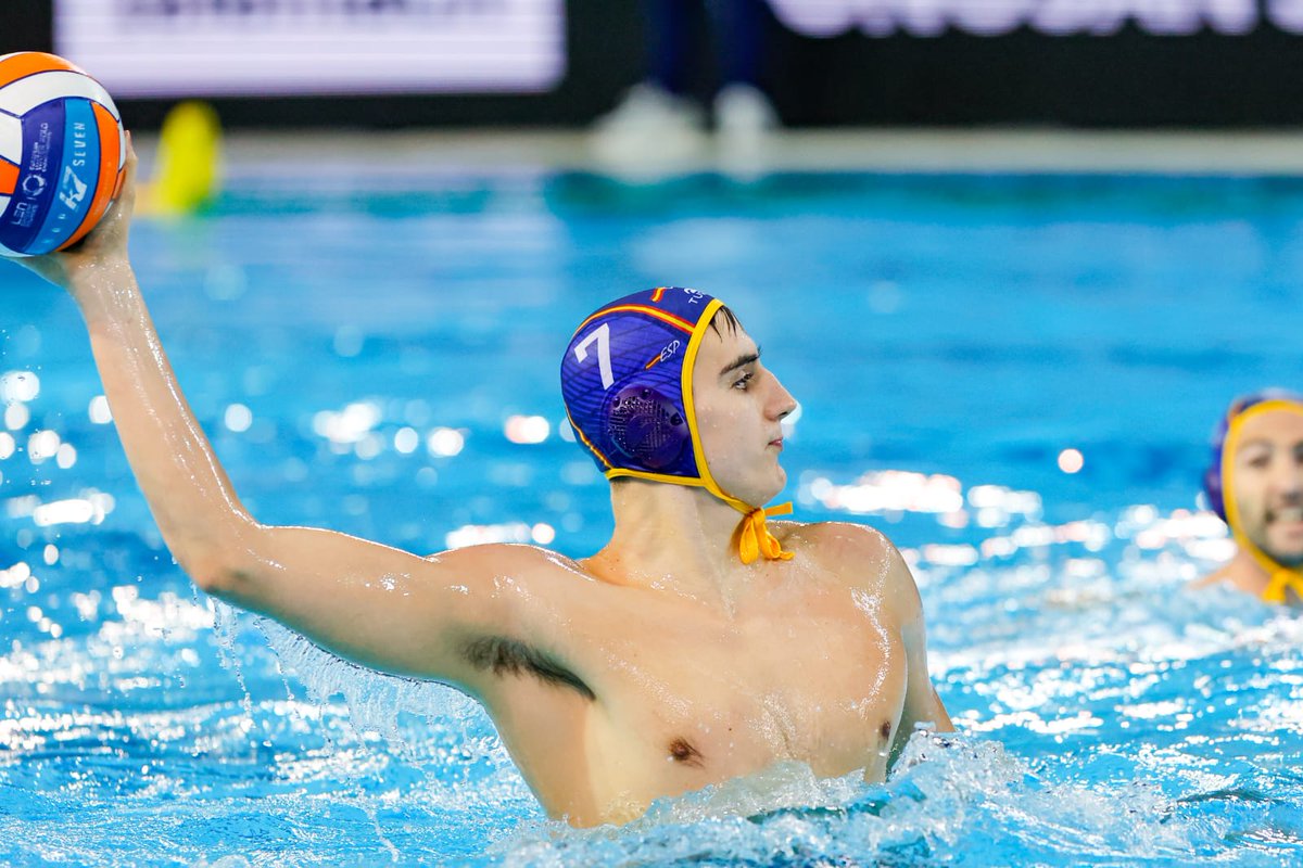 cncatalunya's tweet photo. 🥇El Biel Gomila, jugador de waterpolo del @cncatalunya s'ha proclamat campió d'Europa Absolut amb la selecció espanyola després d'imposar-se a la final davant de l'amfitriona Croàcia. 

Aquesta és una fita brillant. Enhorabona Biel,et mereixes tots els èxits!✨

📸 @RFEN_Oficial https://t.co/6zUKmekS65