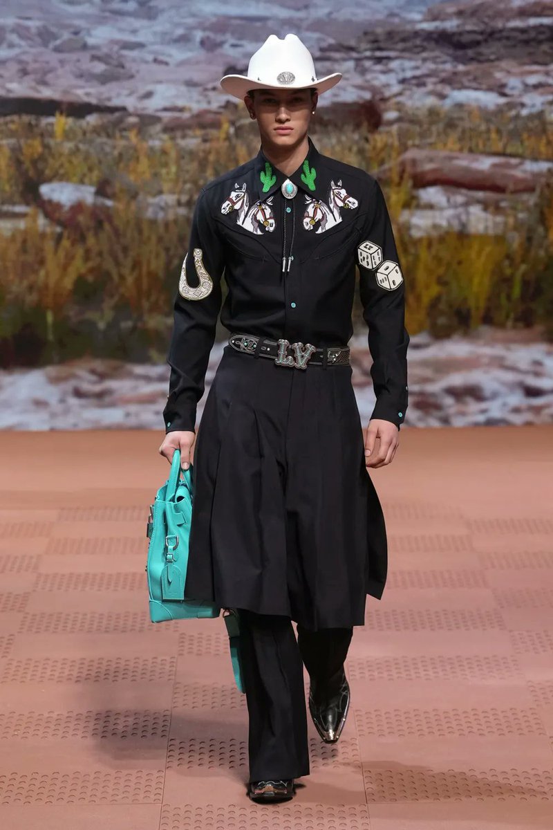 Fashion (@xfashion) on Twitter photo 🤠The first cowboy workwear <a href="/LouisVuitton/">Louis Vuitton</a>
Louis Vuitton Fall 2024 Menswear
via <a href="/voguemagazine/">Vogue Magazine</a> shorturl.at/mMW68 #MFW 🤠The first cowboy workwear <a href="/LouisVuitton/">Louis Vuitton</a>
Louis Vuitton Fall 2024 Menswear
via <a href="/voguemagazine/">Vogue Magazine</a> shorturl.at/mMW68 #MFW