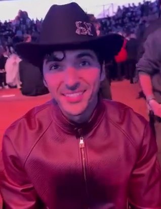 if he looked at me like that it would be so over