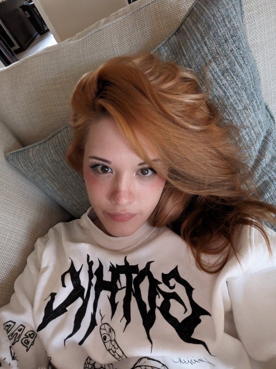 just finished shooting content at <a href="/michellexotter/">Michelle Otter 🏳️‍⚧️🦦</a> 's house 🥰