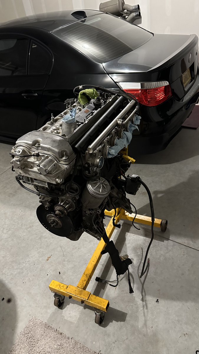 Elliothart55's tweet photo. If anyone knows of someone needing an S54 hit me up. Selling due to medical bills😔. 29k mile 2002 S54 that was in an SMG M3. Runs perfect, car wasn’t wrecked, a full manual swap with new engine went into the M3. Twitter price of $5,000. Can ship if need. Tell your friends❤️❤️ https://t.co/70zG9HICsn