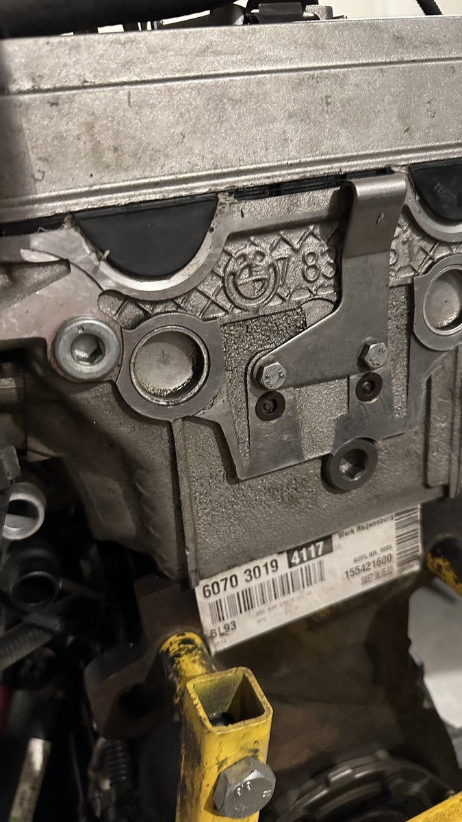 Elliothart55's tweet photo. If anyone knows of someone needing an S54 hit me up. Selling due to medical bills😔. 29k mile 2002 S54 that was in an SMG M3. Runs perfect, car wasn’t wrecked, a full manual swap with new engine went into the M3. Twitter price of $5,000. Can ship if need. Tell your friends❤️❤️ https://t.co/70zG9HICsn