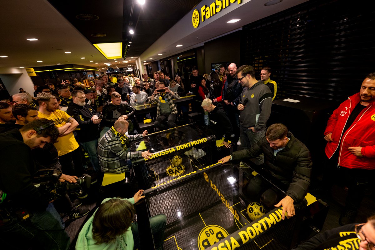 🙌 Fanclub-Neujahrsempfang 2024

Heute hat der Fanclub-Neujahrsempfang stattgefunden. Danke an die über 1.300 BVB-Fans aus ca. 650 internationalen und nationalen Fanclubs, die mit dabei waren.

Kommt gut nach Hause! 🙏🏼