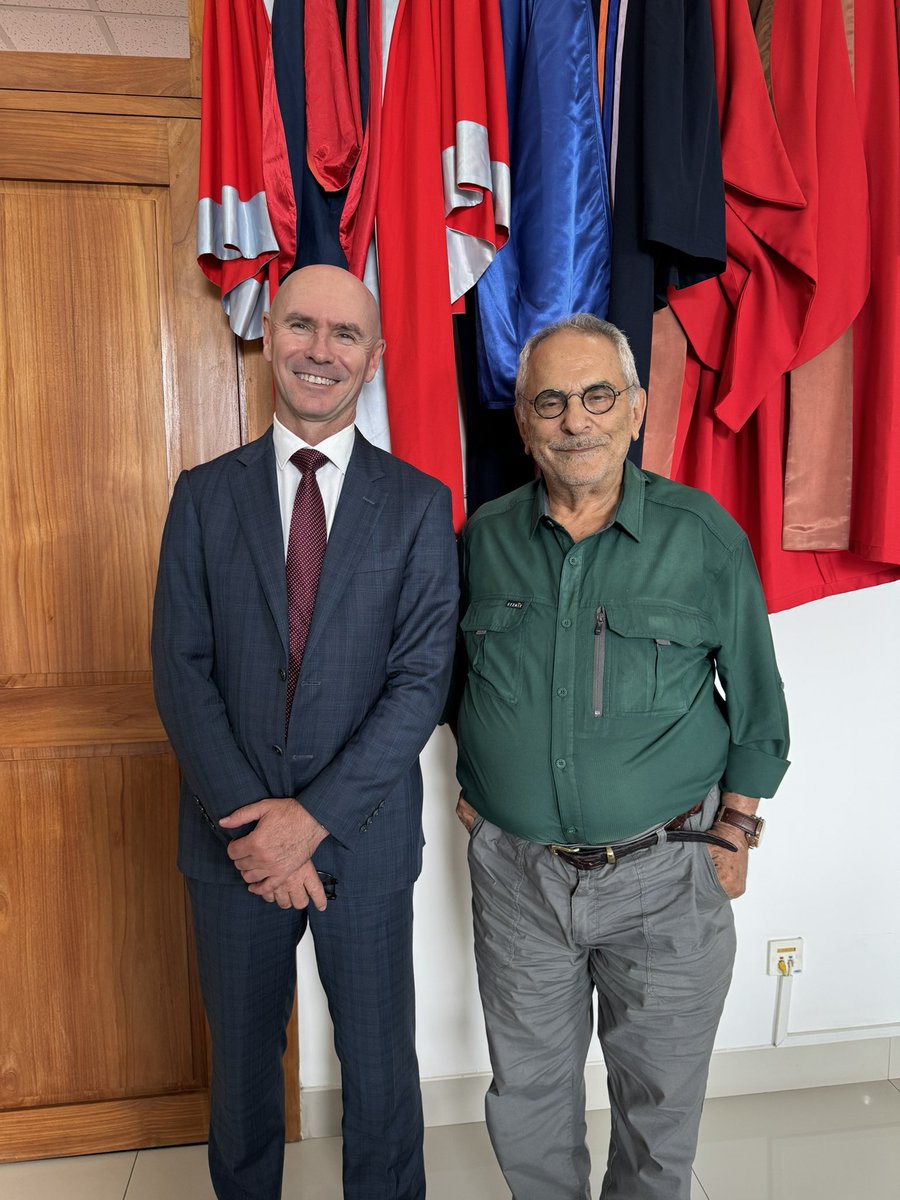 Honoured to meet President José Ramos-Horta to discuss food & water security challenges in Timor Leste. We discussed outputs from our @ACIARAustralia-funded aquaculture projects, & @UNSWEngineering & @UNSWScience programs that can support development. @unswbees @UnswWater @UNSW