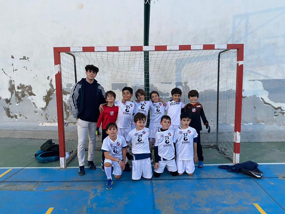 AlminarEsclavas's tweet photo. FÚTBOL SALA BENJAMIN. 4a Jornada JJDDMM
CINSA INSTALACIONES Y OBRAS CD Alminar Esclavas "B" - CD Distrito Norte "B" (8-2). Victoria de nuestro Benjamin!! A seguir así chicos! @cinsafae @RafaTjero https://t.co/Ca5Ikuhs8x