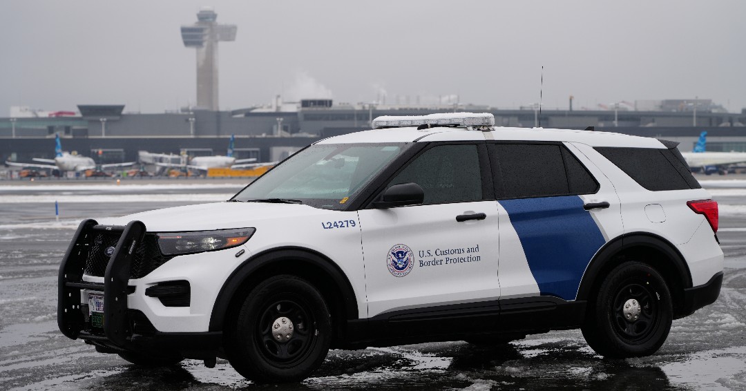 CBPPortDirJFK's tweet image. .@cbpportdirjfk believes Snow Doesn’t Stop Security. @CBP @JFKAirport is Protecting America Snow or Shine!  
#JFKAirport 
#CBP 
#ProtectingAmerica