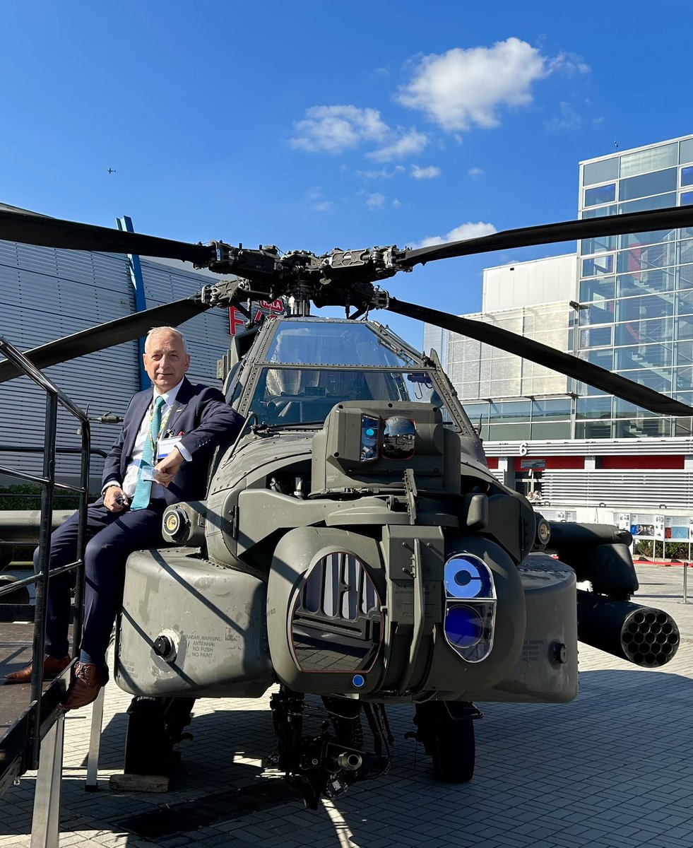 Aeromobilny's tweet photo. KOCHANI POLACY‼️Po 43 latach służby i pracy dla Ukochanej Ojczyzny, Polski❗️#JestemProblememTuska Będę Walczył za Polskę 🇵🇱❤️💯🥷 https://t.co/utWmRDxL7V