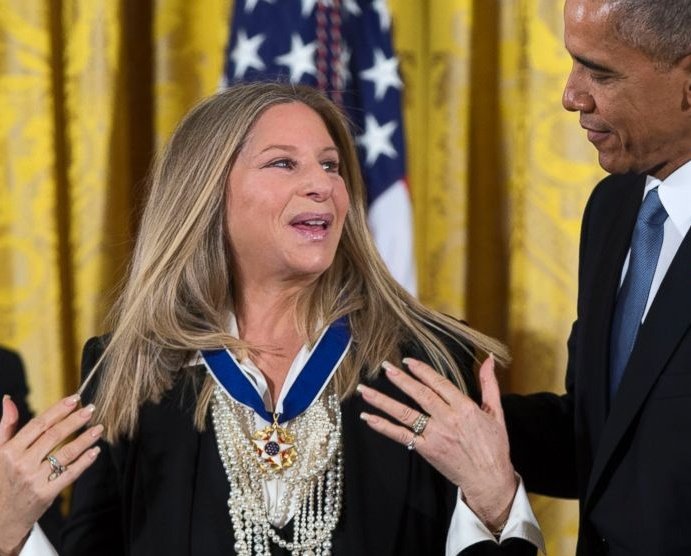 TaraBull's tweet photo. Barbra Streisand says she can't live in this country if Trump is the president. 

She just gave me another reason to vote for Trump, how bout you? https://t.co/AfTL5BPZz5