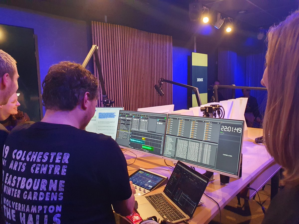 DagmarSchrijft's tweet photo. Kink in touch live! @KINKpuntnl @Hedon met @meltheads, Thames en Bluai #kinkintouch https://t.co/tkPqqno850