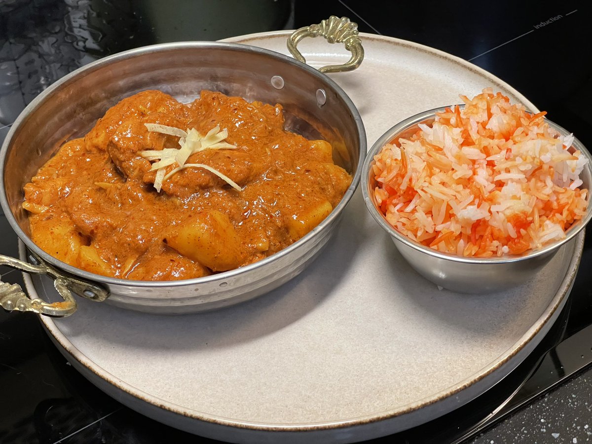 A Chat no se le resiste nada, este pollo Masala está divino!!! El mejor que he comido en mi vida.