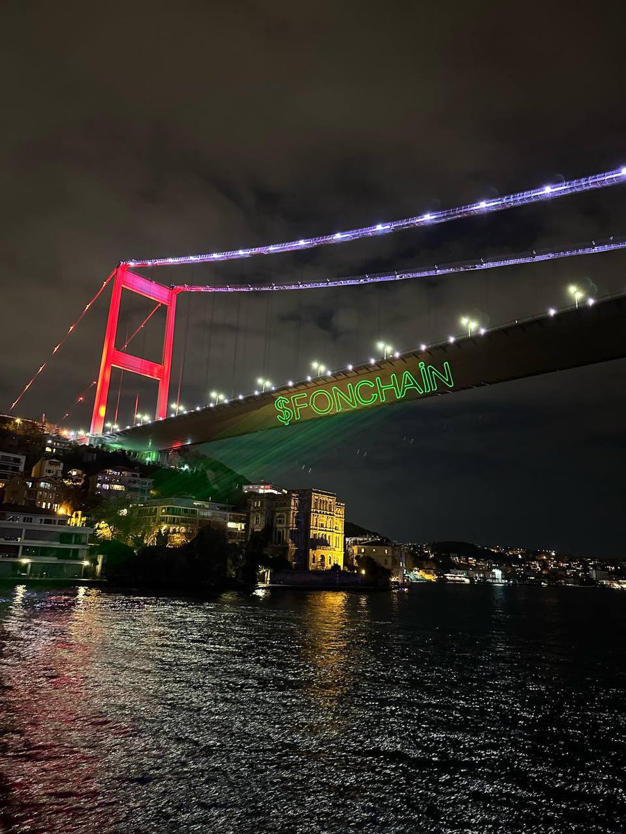 FONSmartChain's tweet photo. The #FON team conducts FON electronic poster promotion on the Bosporus, the most famous place in #Turkey ! 🇹🇷 #FONCHAIN #Web3 https://t.co/hDVjOeDdWp