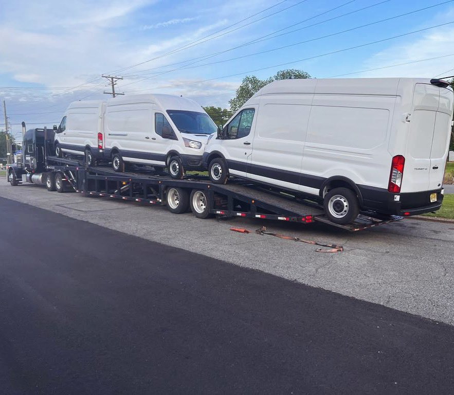 How do you fit 3 vans on one platform?
Easy - leave it to us! ✅🛞

🌐 avfts.com
📍 8103 South Congress Ave, Austin, Texas, 78745
📱 +1 737 704 5236
📩 quote@avfts.com
.
.
.
.
#autoshipping #usa #vehicletransport #shipmycar #carshipping #avftsplatform