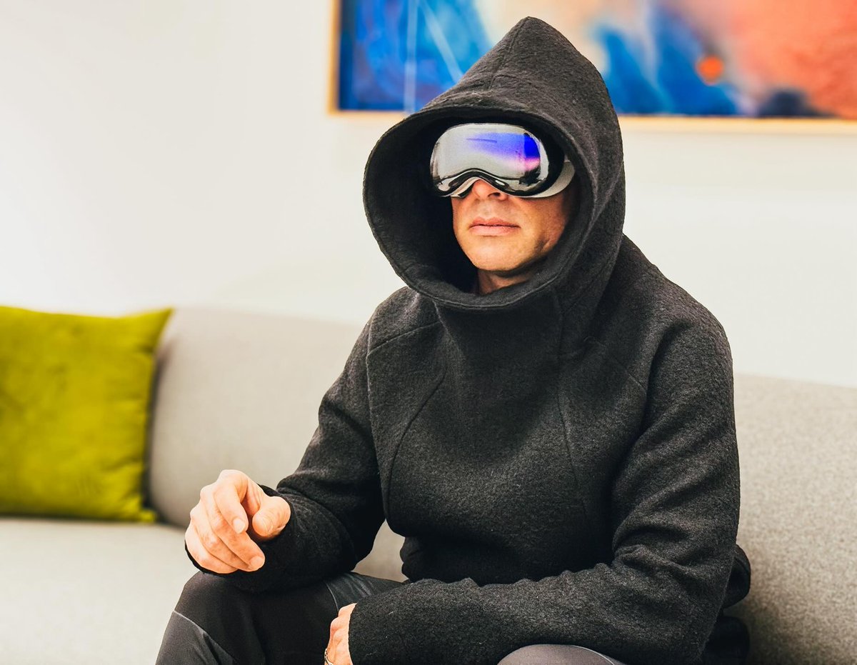 DylanMcD8's tweet photo. I need some tech influencer to post a pic of themselves wearing Apple Vision Pro and that Dyson mask thing

Josh Rubin's getup in particular would be perfect https://t.co/VxpahlF1sc
