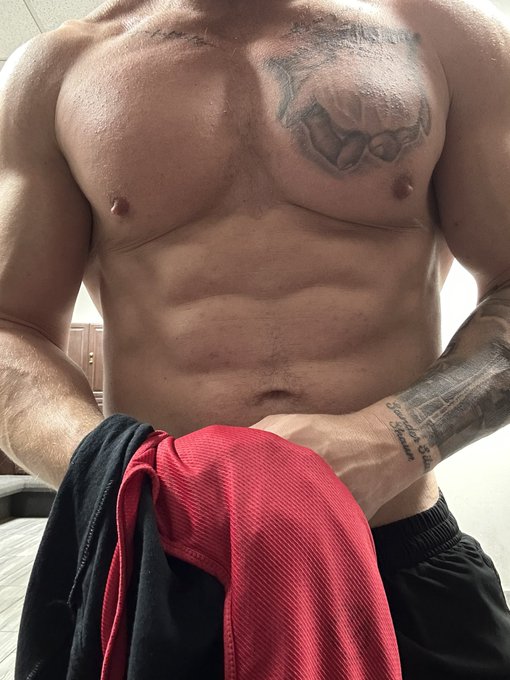 Watch Scott Blokker's leaked NSFW photo on TwXstars