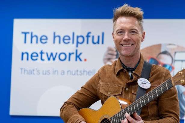A ‘rollercoaster’ of a campaign and great to see it live today as Ronan Keating goes Roaming (Keating) to celebrate Tesco Mobile’s unique offer in 2024. 

Huge props to the @whatjohndoesays Tesco Mobile team and my partner in crime @oliveradams____  

🎵 Barcelona-na-na-na-na🎵
