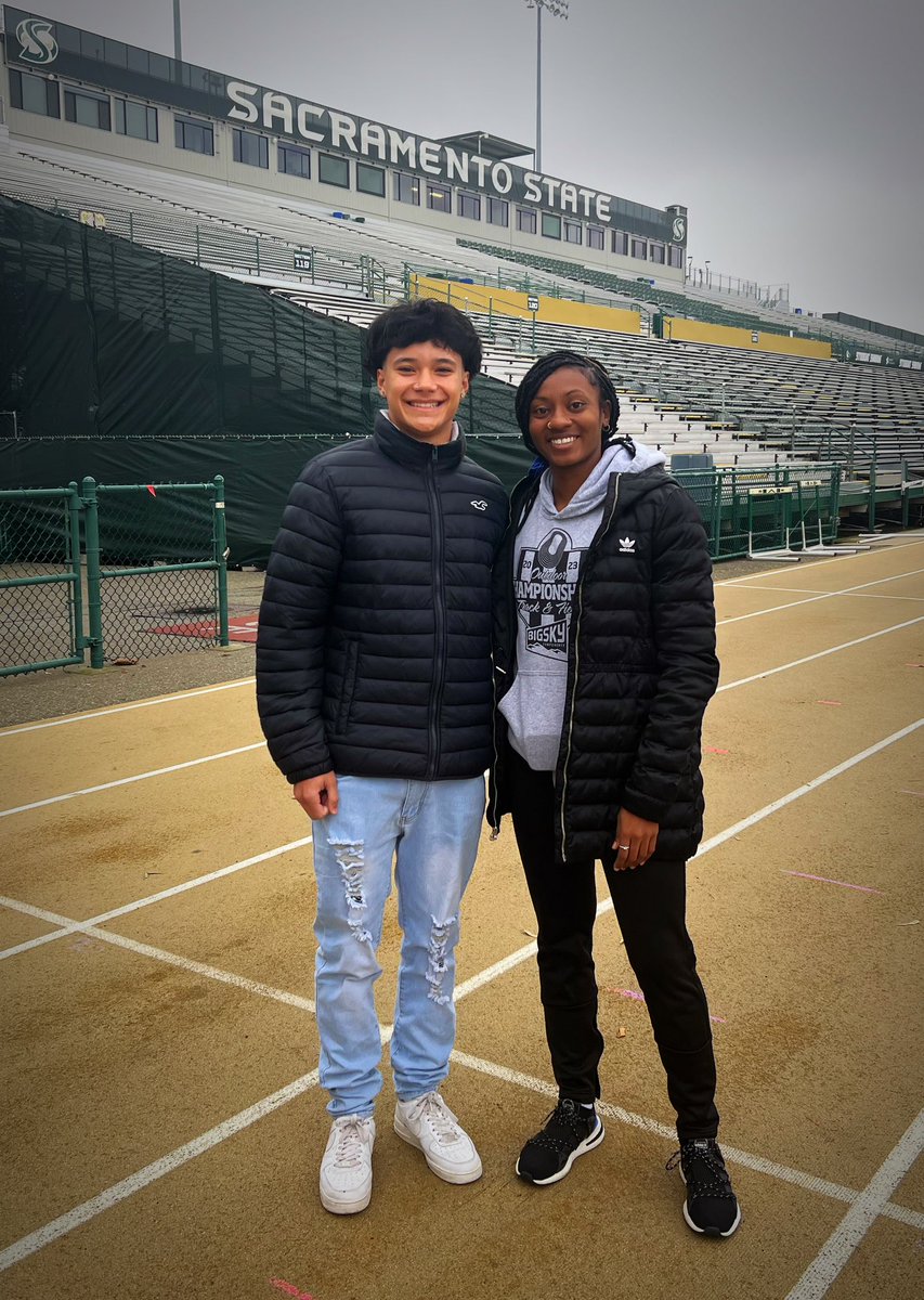 Great visit with @SacKenny and Sprints Coach Kyra Jefferson Blessed by @hornetsports culture ⏰ 👀 🐝 @SacHornetsFB @chrismparry @Coach__Prince @CoachCherokee @Jadersdiamond @SacMaxPreps
