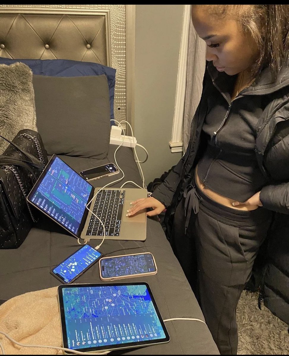Mrpkash's tweet photo. They talm bout she calling a UAV😭😭 https://t.co/Osw4RiQdGq