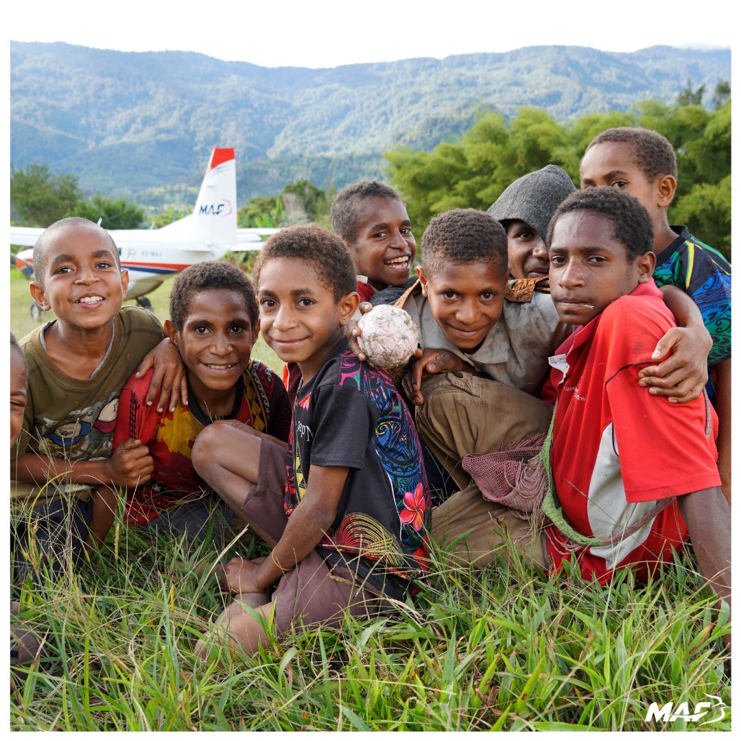 MAF in PICTURES A snapshot that tells a story of hope, resilience, service , transformation and the incredible landscapes where we serve. Join us we explore the world according to MAF 𝐓𝐨𝐝𝐚𝐲'𝐬 📷𝐋𝐨𝐜𝐚𝐭𝐢𝐨𝐧: Papua New Guinea #MAFWorldTour #iflyMAF #flyingforlife