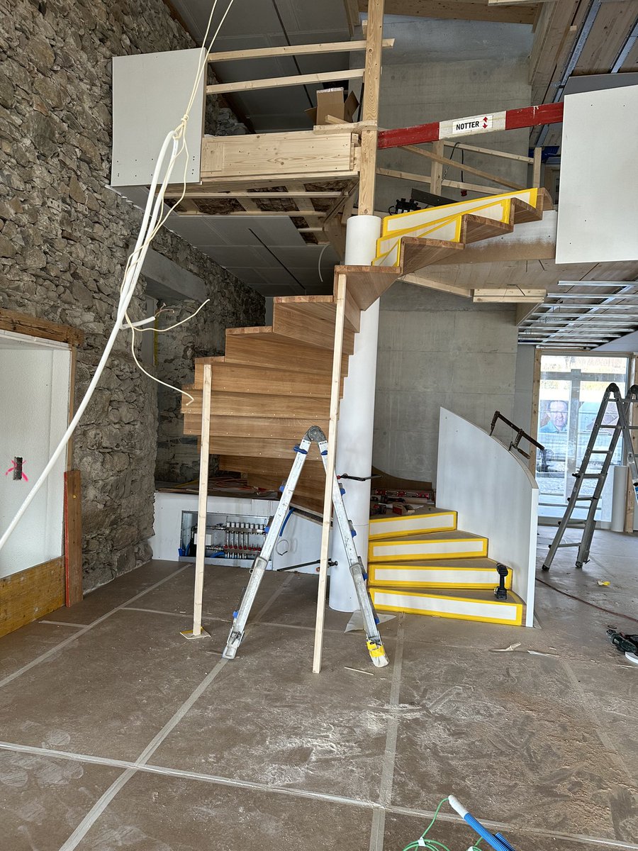 Fleischmann_D's tweet photo. Wohnhaus Dorfstrasse Künten - Die Treppe ist da: #treppenbau.ch - #Unter Dach und Fach - Bild by architektick #architektick #architecture #Architektur #Wohnhaus Dorfstrasse #Umbau #Aargau #Künten #Scheune #HausimHaus - Projektinformation: https://t.co/3eki9QCGlm https://t.co/3CqV0saysk