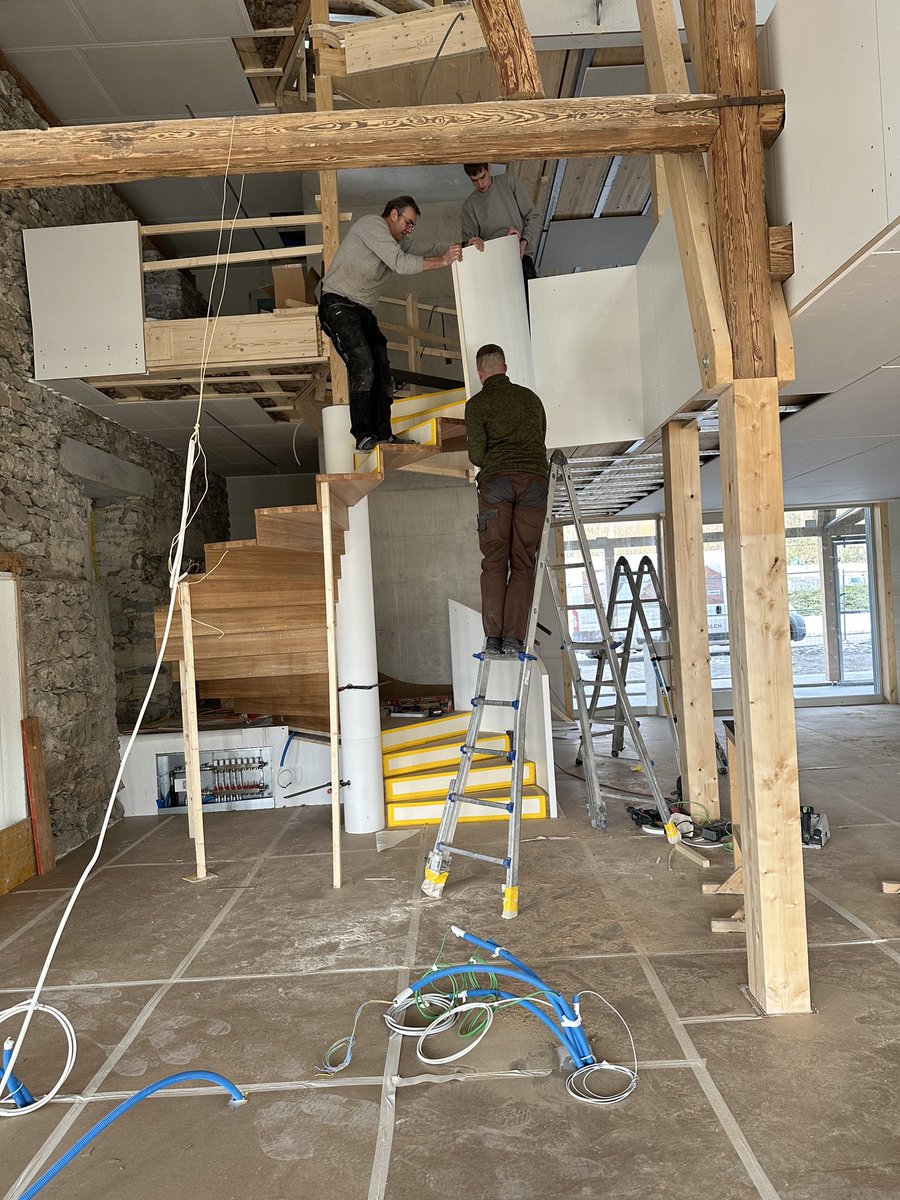 architektick's tweet photo. Wohnhaus Dorfstrasse Künten - Die Treppe ist da: #treppenbau.ch - #Unter Dach und Fach - Bild by architektick #architektick #architecture #Architektur #Wohnhaus Dorfstrasse #Umbau #Aargau #Künten #Scheune #HausimHaus - Projektinformation: https://t.co/vMHqOCmSfD https://t.co/wDhBtkrfGq