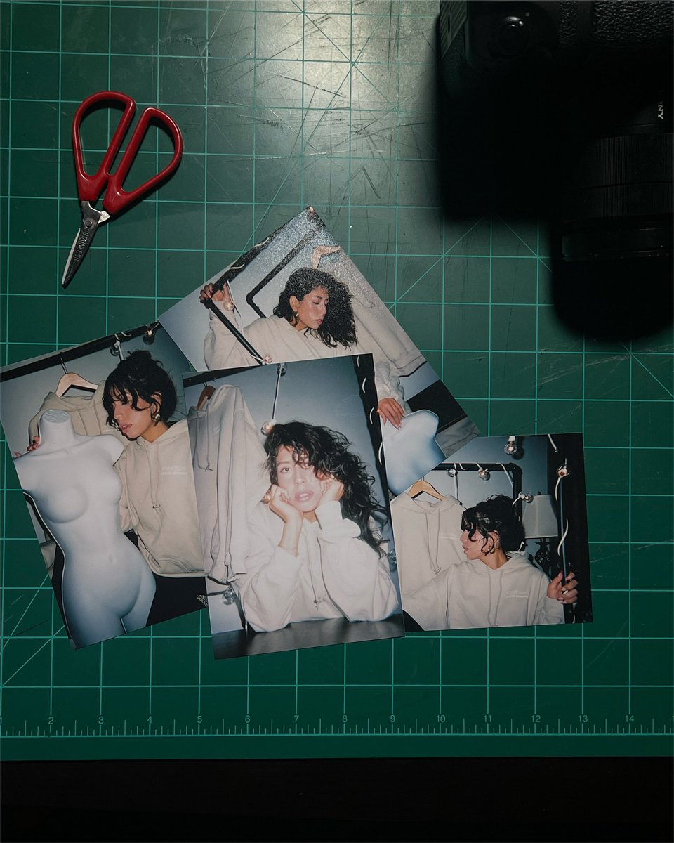 CleanVersion__'s tweet image. Prints of the beautiful @jennysquezada (on IG) 
in CV CAPUCHE HOODIE in Sand 

Shot on #film 
By @honnetebas 
#CLEANVERSION  
#HONNETEBAS